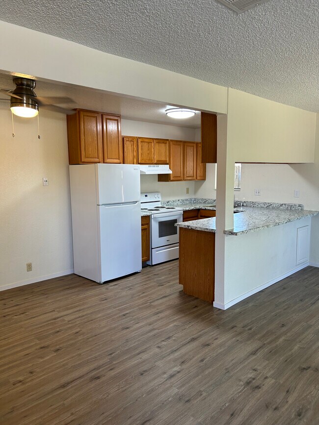 2480 Wilson Ave, Redding, CA 96002 Townhome Rentals in Redding CA