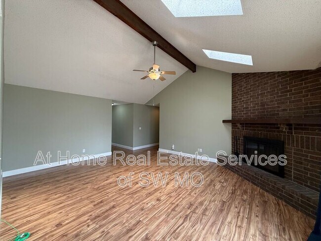 Foto del edificio - 1504 W Whiteside St