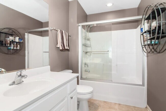 Foto del edificio - 423 Vaughn Cir