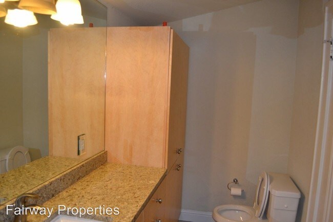 Building Photo - 1107 W 22nd 1/2 St