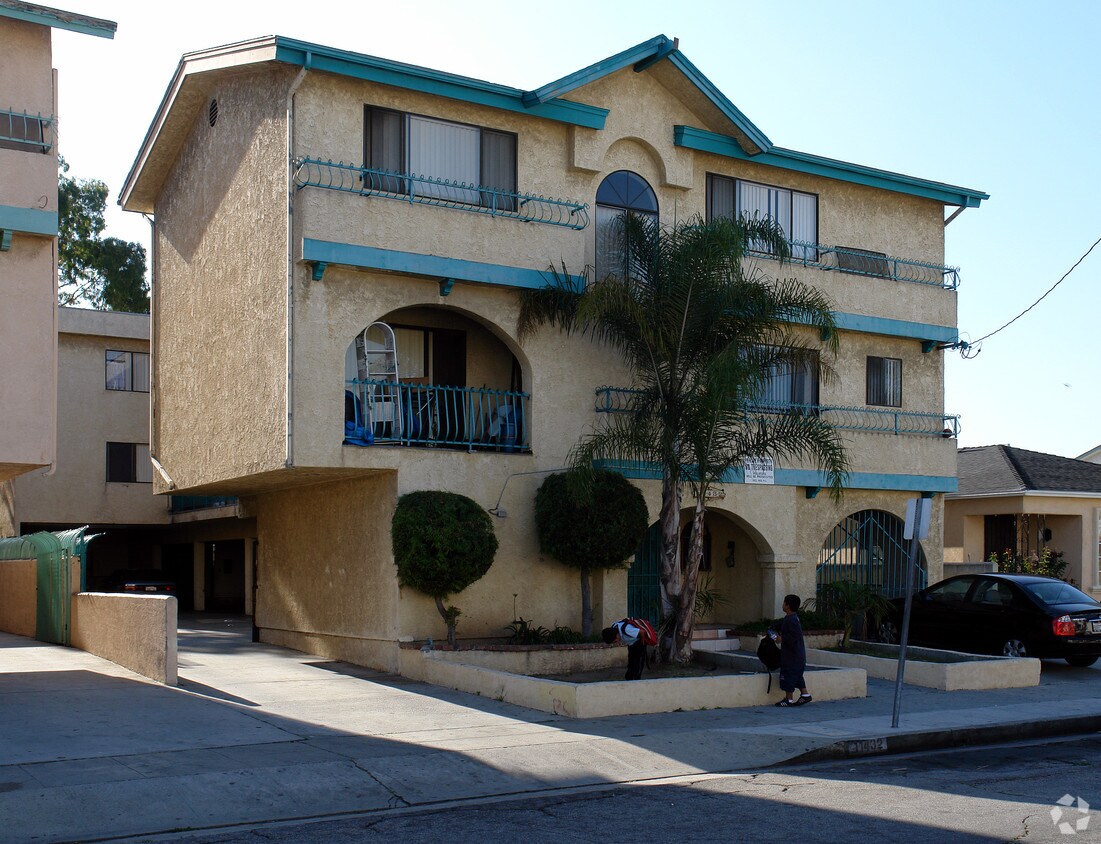 Foto principal - 11432 Menlo Ave