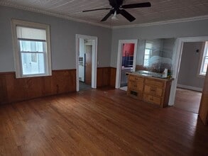 Building Photo - 811 N Townsend St