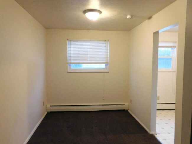 Building Photo - 3028 Green Acres