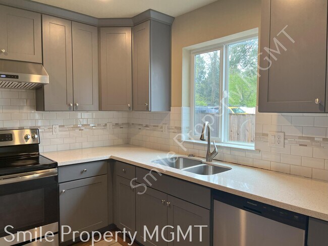 Building Photo - 5934 SE 136th Ave