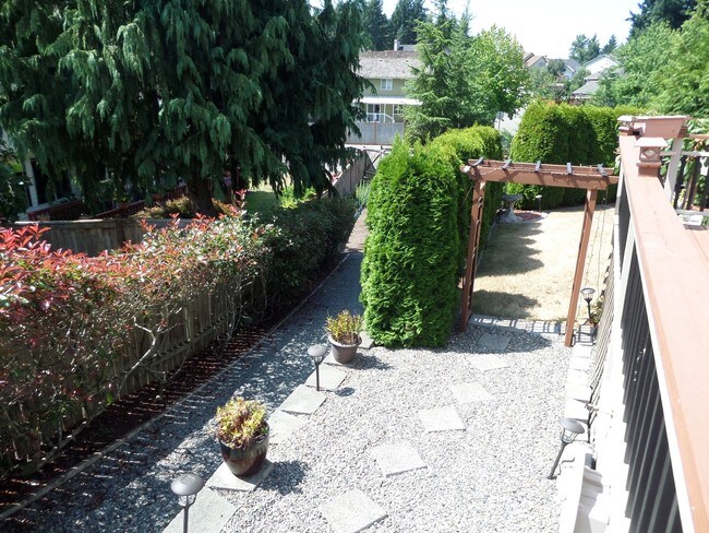 Foto del edificio - Fabulous 4 Bedroom Home with Gorgeous Fenc...