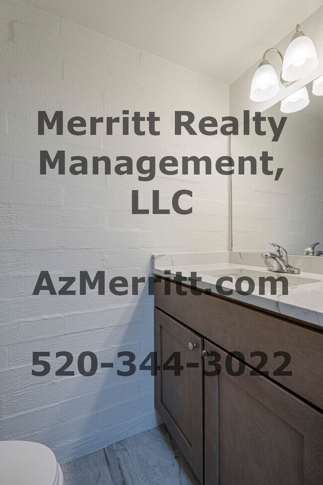 Building Photo - Remodeled 2 bedroom, 2.5 bathroom townhome, washer and dryer, dishwasher and more