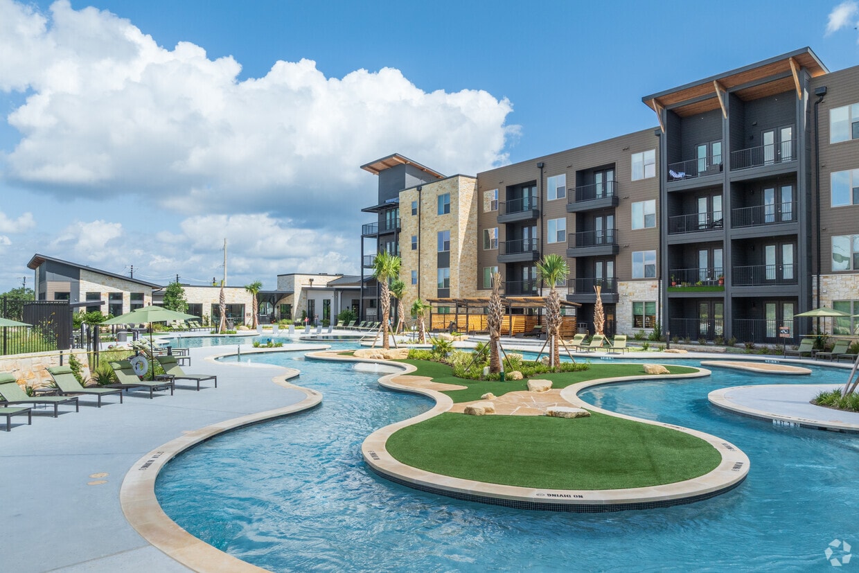 Primary Photo - Aura High Pointe