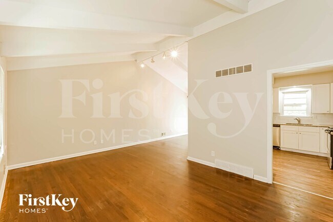Foto del edificio - 4411 NE 49th Terrace
