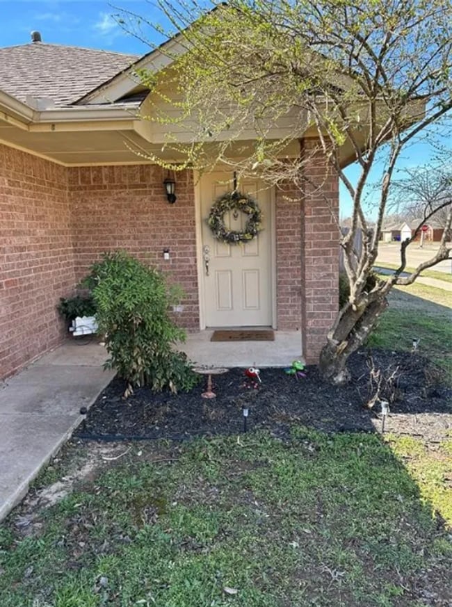 Comfortable Living in the Heart of Norman - Comfortable Living in the Heart of Norman House