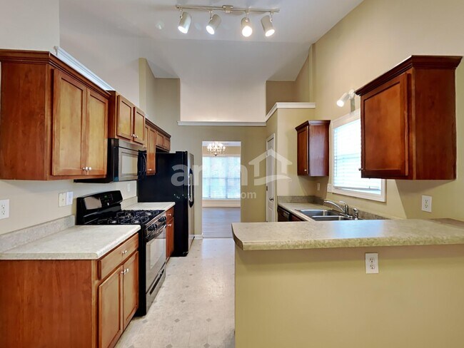 Foto del edificio - 1996 Peach Shoals Cir