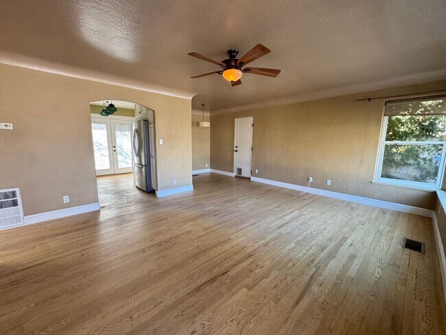 Foto del edificio - Move-in Incentive! Great Location!