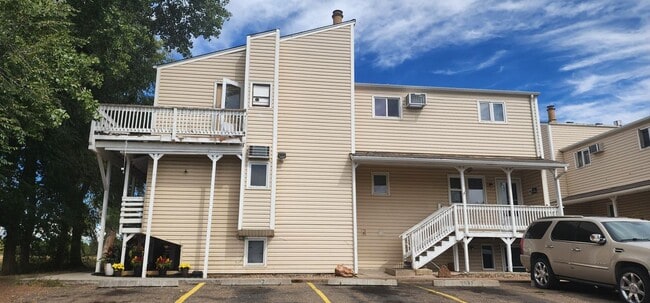 Building Photo - 9537 W Alameda Ave