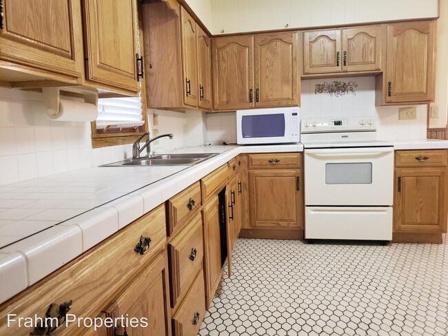 Building Photo - 3 br, 2 bath House - 1426 Bainbridge Street