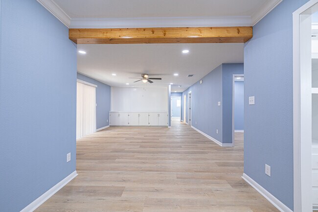 Foto del edificio - 707 Norwood Ln