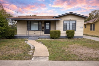 Building Photo - 319 Harding Pl