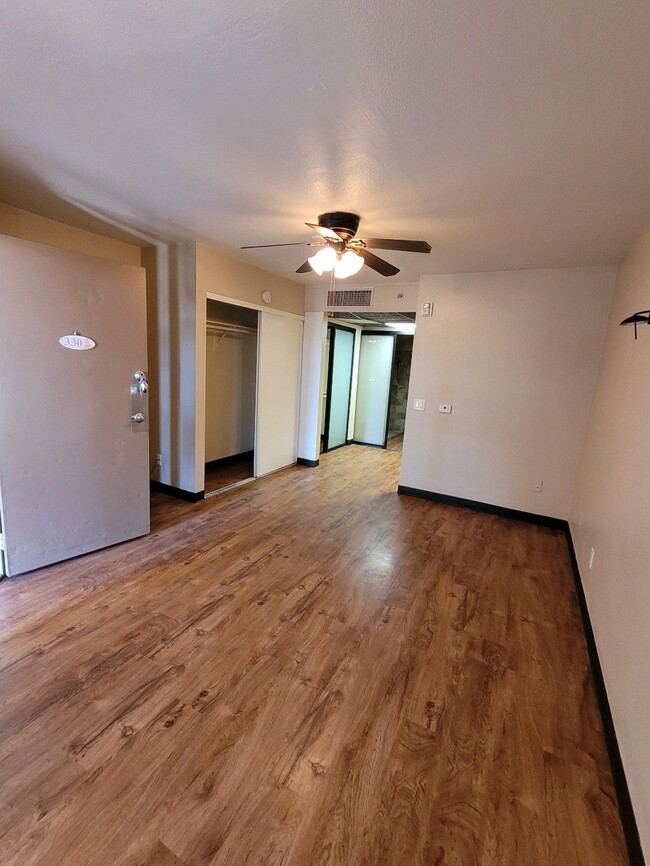 Building Photo - 44916 10th St W