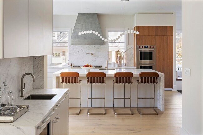 Foto del edificio - 56 Bigelow Rd