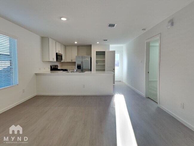 Foto del edificio - 2057 Belgian Dr