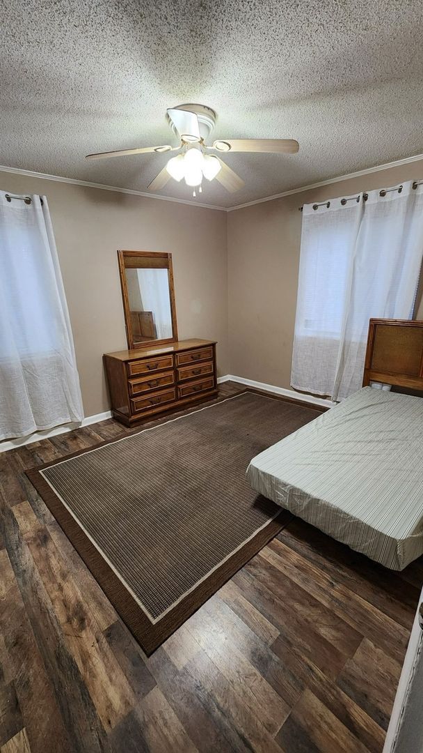 Foto del edificio - 950 Forestbrook Rd