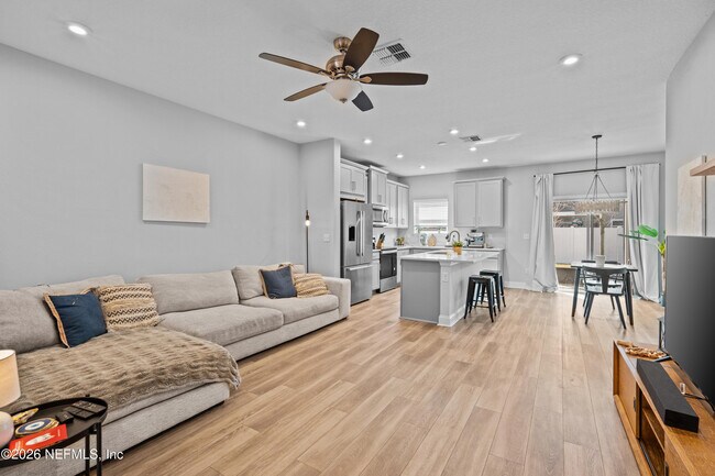 Building Photo - 12050 Calvesta St