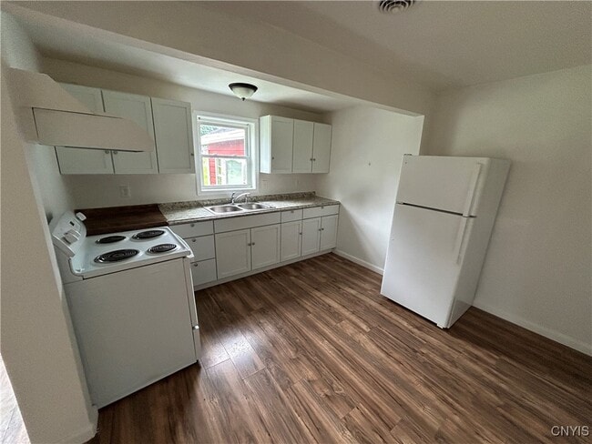 Building Photo - 281 US-11