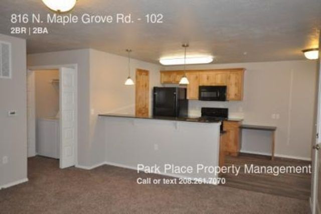 Building Photo - 880 N Maple Grove Rd