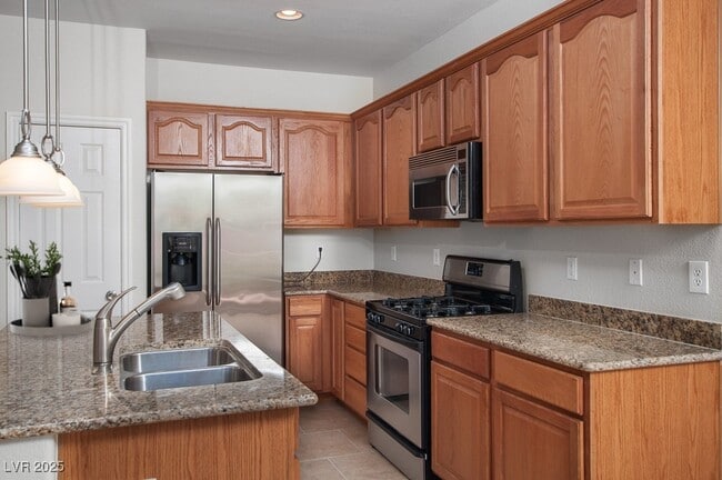 Foto del edificio - 10548 Laurelwood Lake Ave