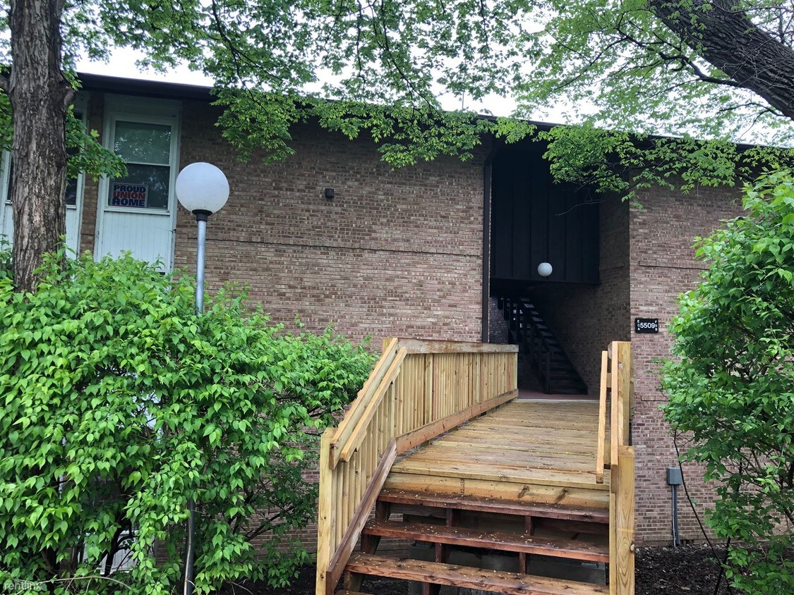 1 br, 1 bath 5509 E Lake Dr Apt C Apartment for Rent in Lisle, IL