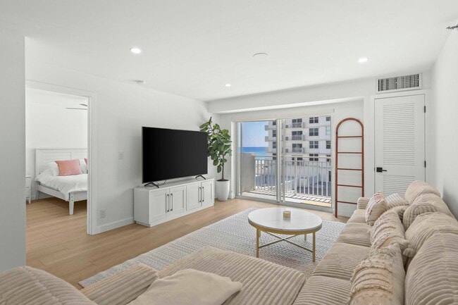 Building Photo - 4505 S Ocean Blvd