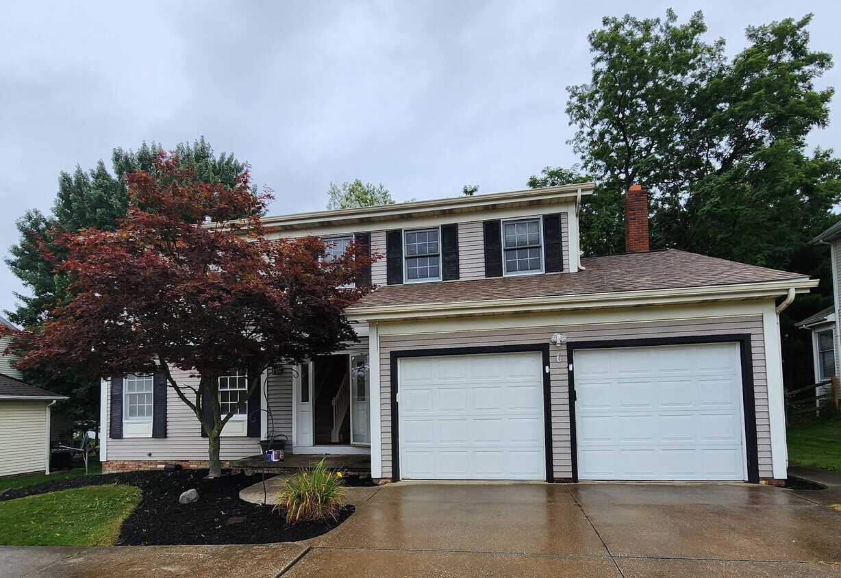 Primary Photo - 4 Bedroom Home For Rent in Solon