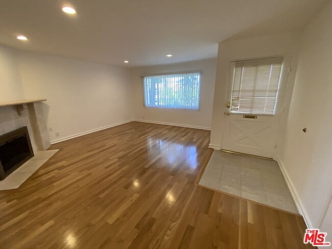 Building Photo - 6721 Melba Ave