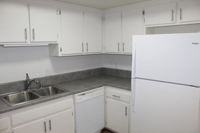 Building Photo - VIA261