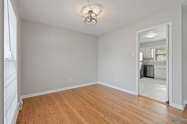 Building Photo - 1723 Laverne Dr NW