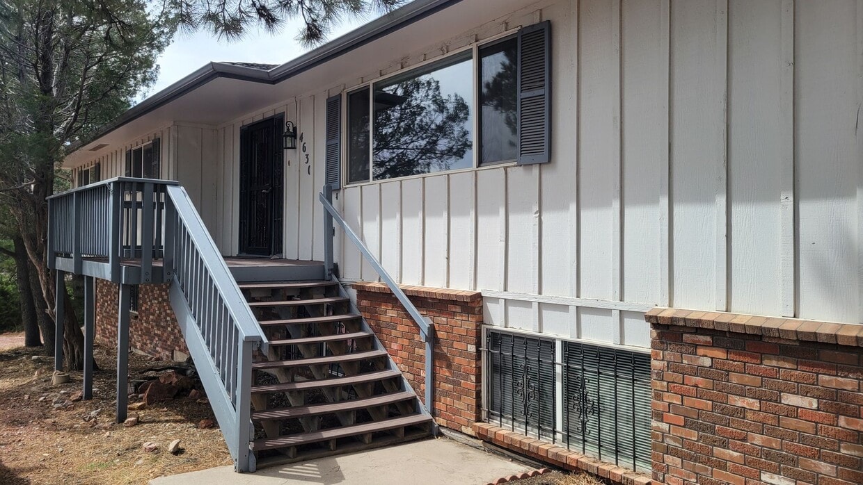 4 Bed 2.5 Bath with A/C - Available Now! - 4 Bed 2.5 Bath with A/C - Available Now!