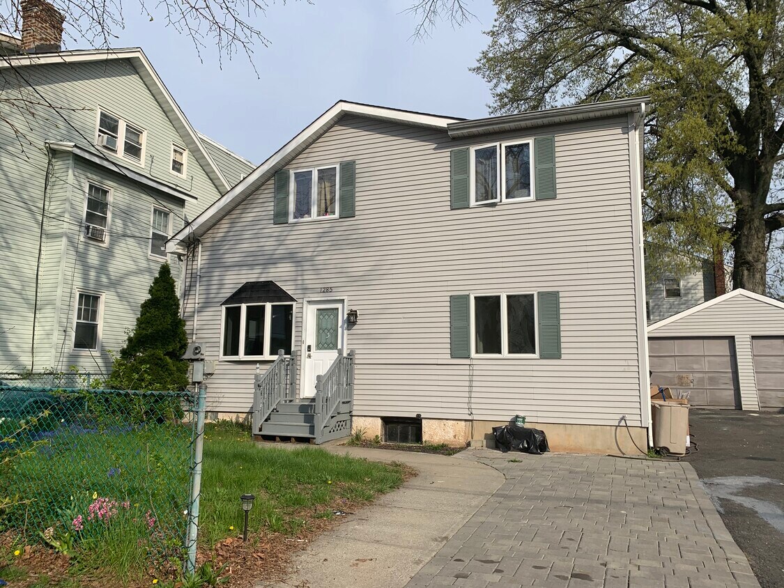 Primary Photo - 1285 Myrtle St