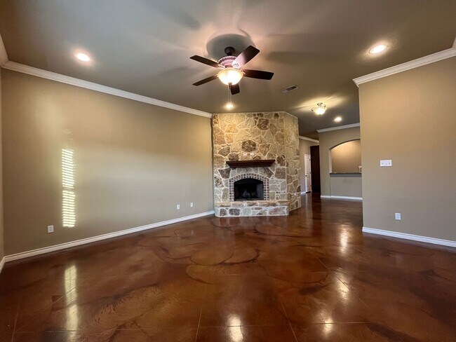 Building Photo - Available Now: 4 Bedroom Single Family Home: Midway ISD:  Move in Special