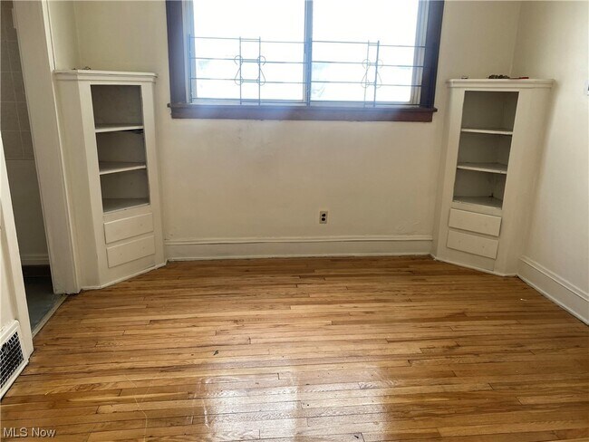 Building Photo - 3656 E 153rd St