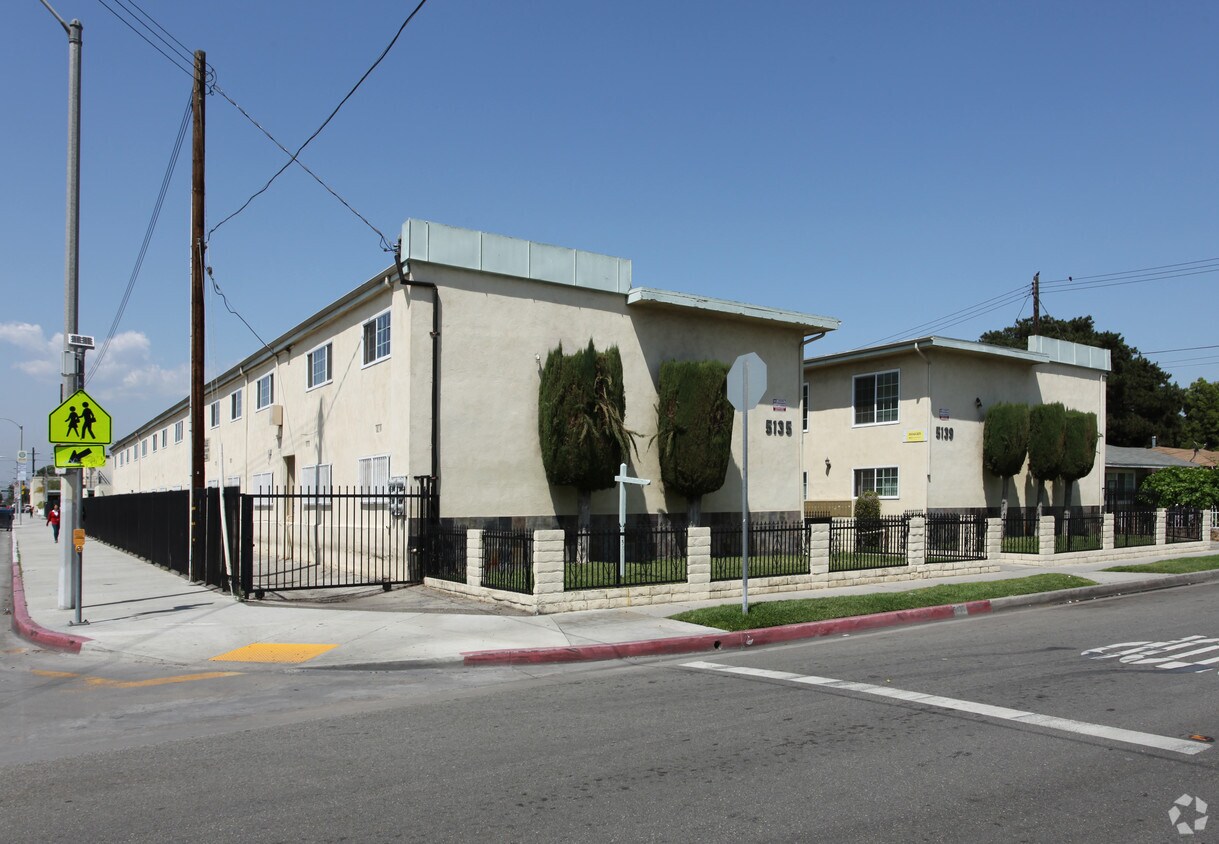 Primary Photo - 5135 Live Oak St