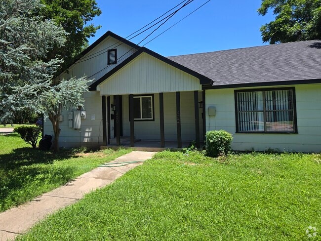 Building Photo - 402 S O Connor Rd