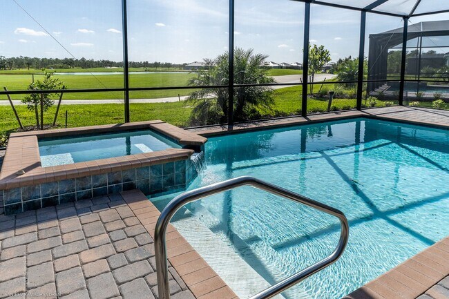 Foto del edificio - PRICE DROP!! ALMOST NEW! SPACIOUS, 4-BEDRO...