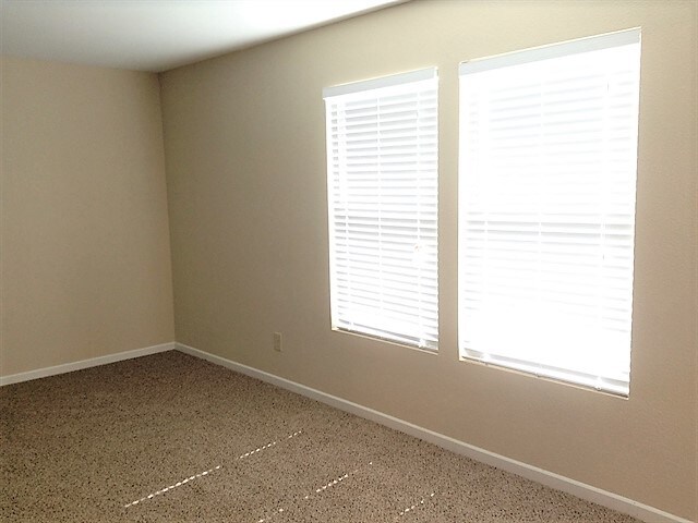 Building Photo - 8637 Hosta Way