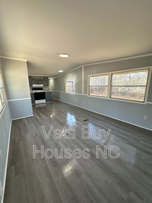 Foto del edificio - 125 Calvin Rd