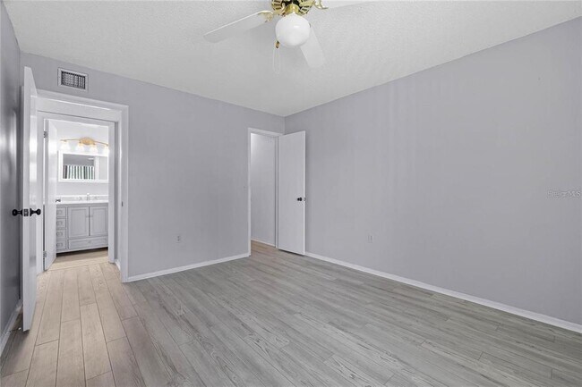 Foto del edificio - 2749 Oak Park Way