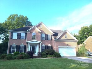 Building Photo - 604 Queenswater Ln