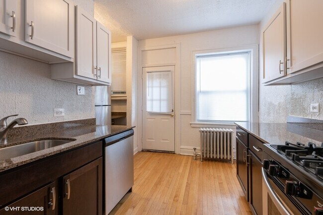 Foto del edificio - 2922 N Albany Ave