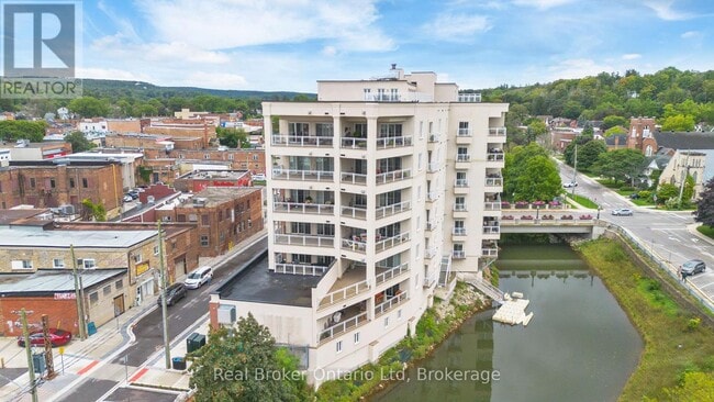 Building Photo - 80 9th St E