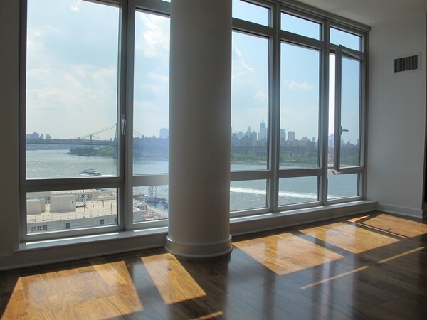 Foto principal - 164 Kent Ave