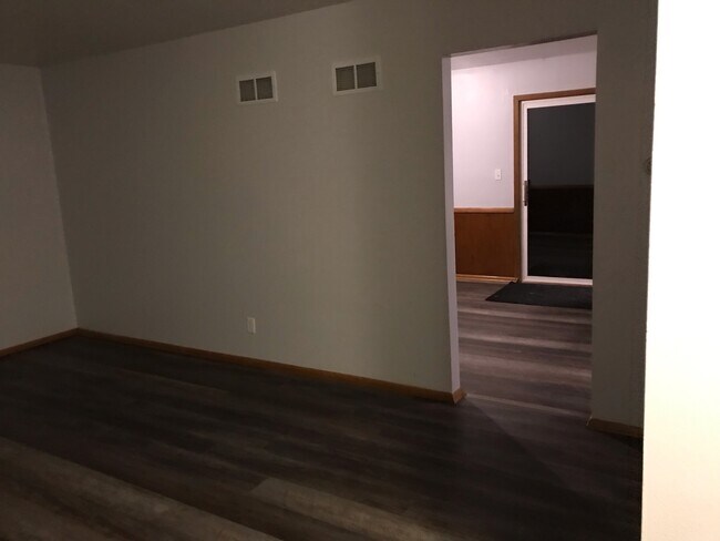 Foto del edificio - 323 N Grandview Blvd