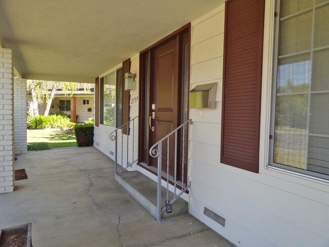 Building Photo - 2739 St Giles Ln