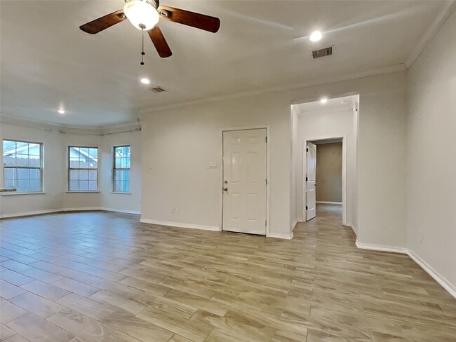 Building Photo - 3638 Lydia St